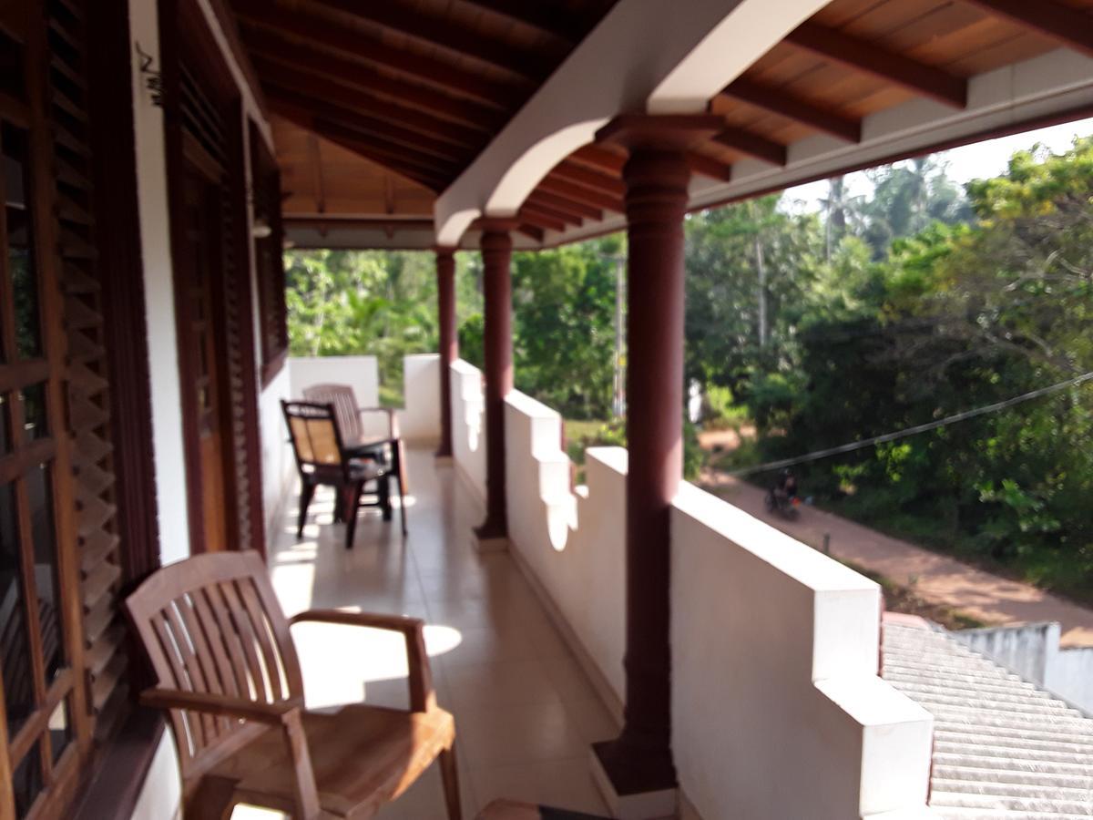 Darshani Hikka Villa Hikkaduwa Extérieur photo